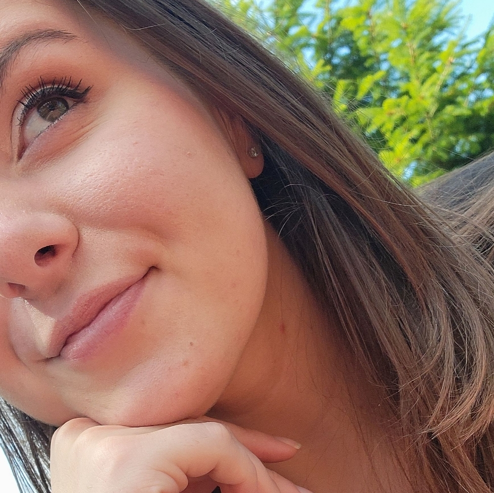 Meet your Posher, Chloe